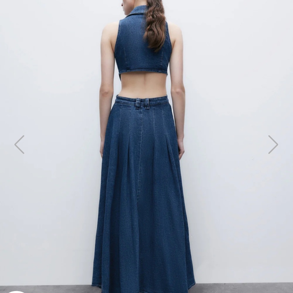 Sleeveless Blue Denim Cutout Maxi Dress with Front Slits - Picture 3 of 5